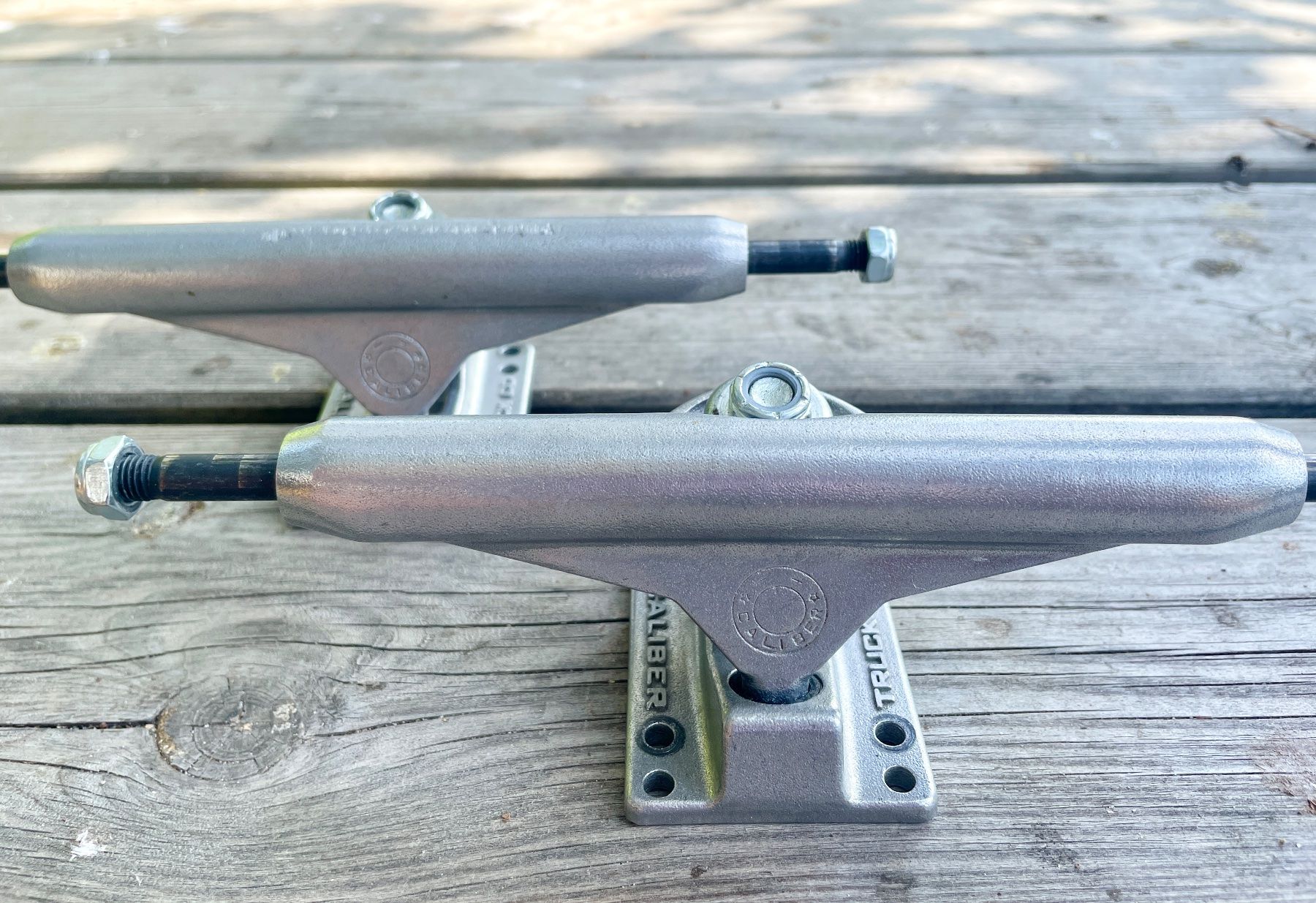 Skateboards: Trucks Caliber Standard Raw 9" – D'occasion à Romanel-s-Lausanne par Maina5 3