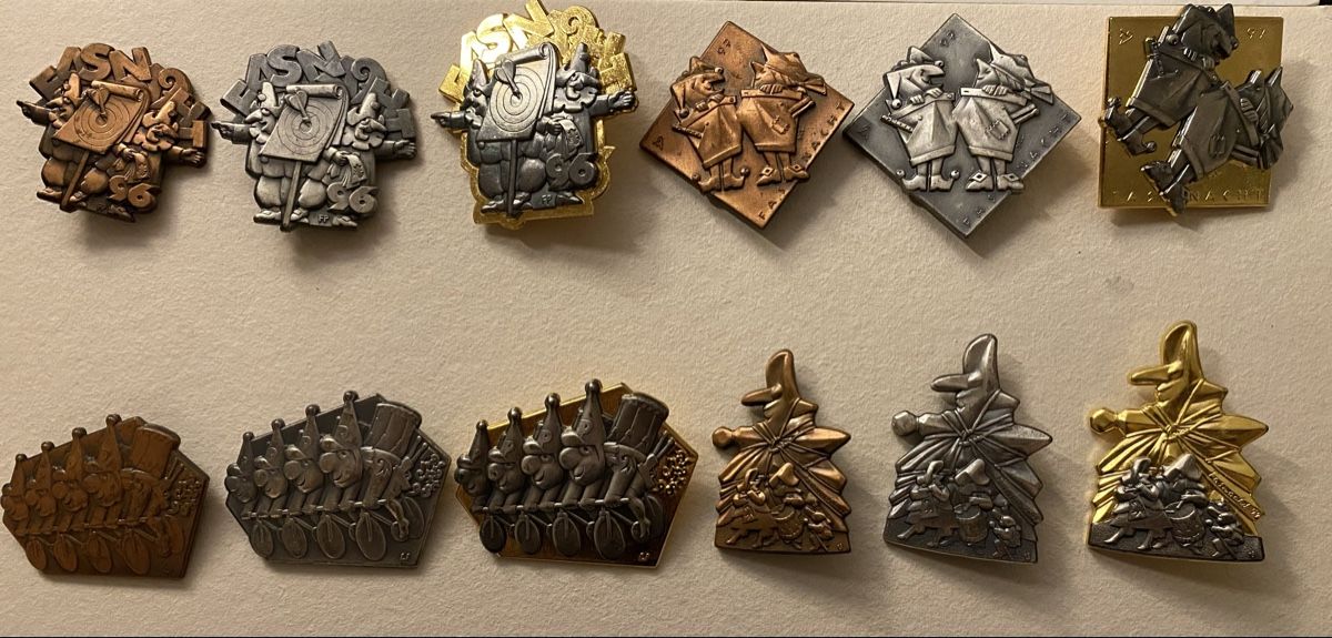 Basler Plaquettes & Badges: Basler Fasnachtsplakette Set – Neuf (Voir description) à Allschwil par Deal_Tiger99 2