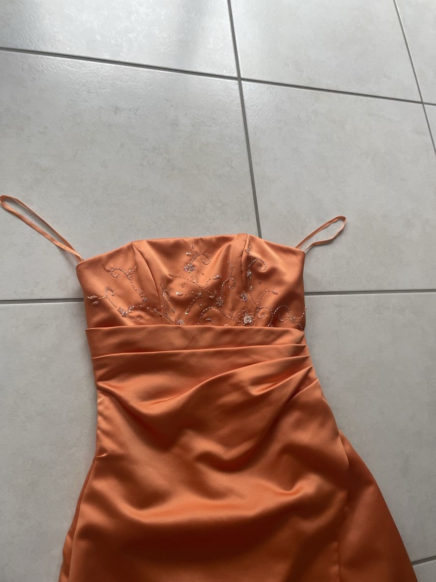 Vestiti: Elegantes, orange Abendkleid mit Schlitz, Grösse 36. – Nuovo (secondo la descrizione) da Dübendorf venduto da jlu_r7hz 6