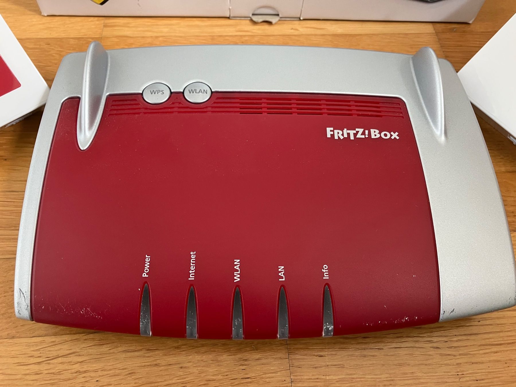 Fritz Modem & Router: FRITZ!Box 4040 inkl./Gratis 2x Repeater 1750E – Usato da Büren an der Aare venduto da Grux 1