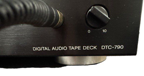 Sony Registratori: Sony DTC-790 Digital Audio Tape Deck – Usato da Suhr venduto da Audiobruno 3