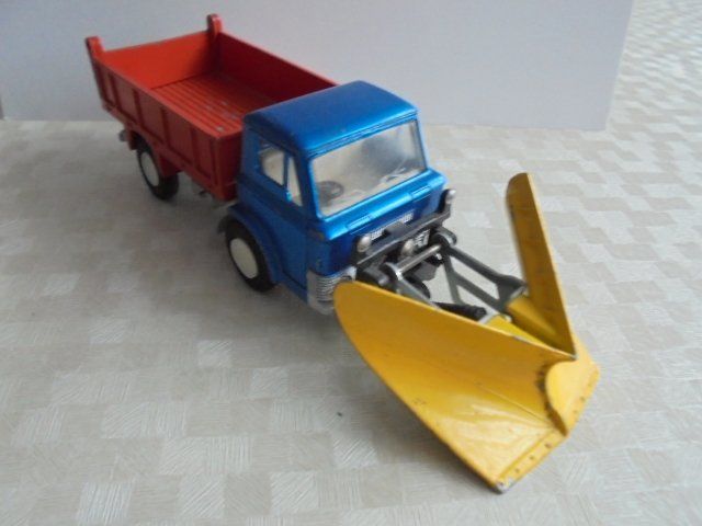 French Dinky Toys 25O Ford Milk Truck 'NESTLÉ - QDT