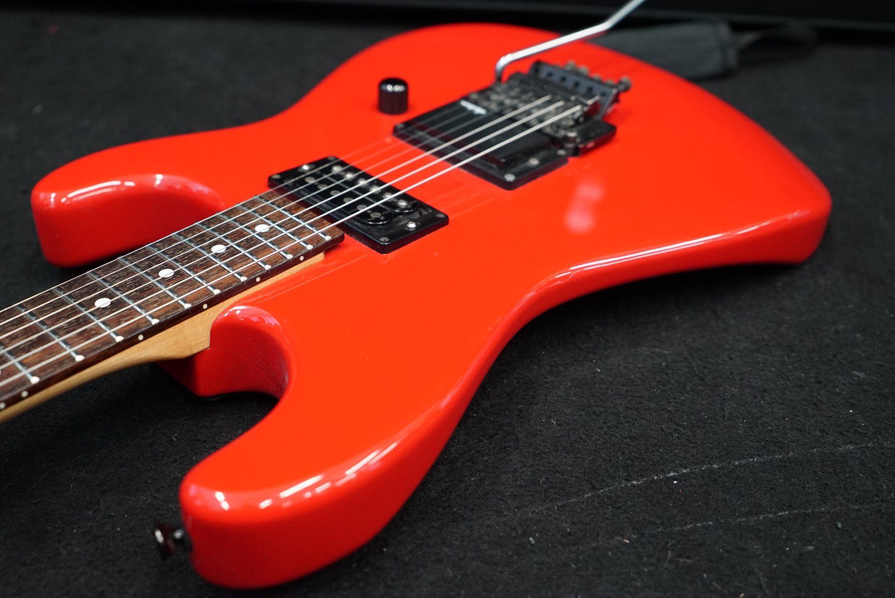 Charvel Strumenti musicali: Charvel Mod.2 E Gitarre mod. mit Case red – Usato da Ortschwaben venduto da Musictrade 4