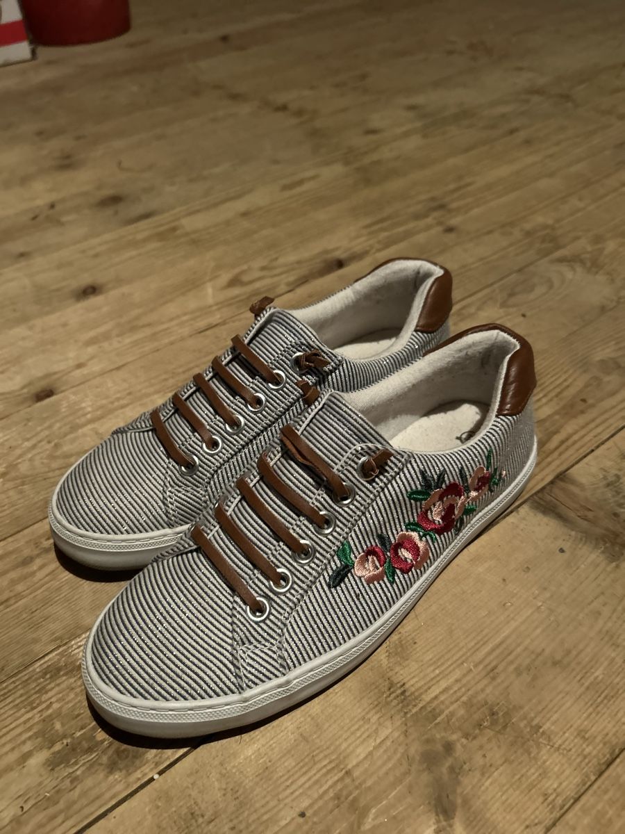 Scarpe da donna: Diverse Schuhe – Usato da Madulain venduto da MaLe2401 5