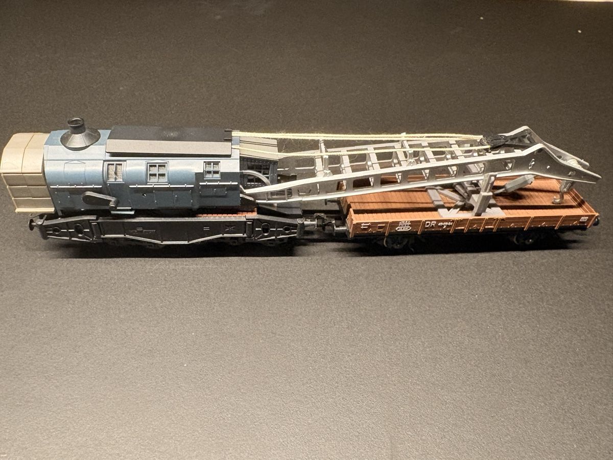 Modellini di ferrovie: H0 Eisenbahnkran mit Begleitwagen – Usato da Hellbühl venduto da copy-swiss 1
