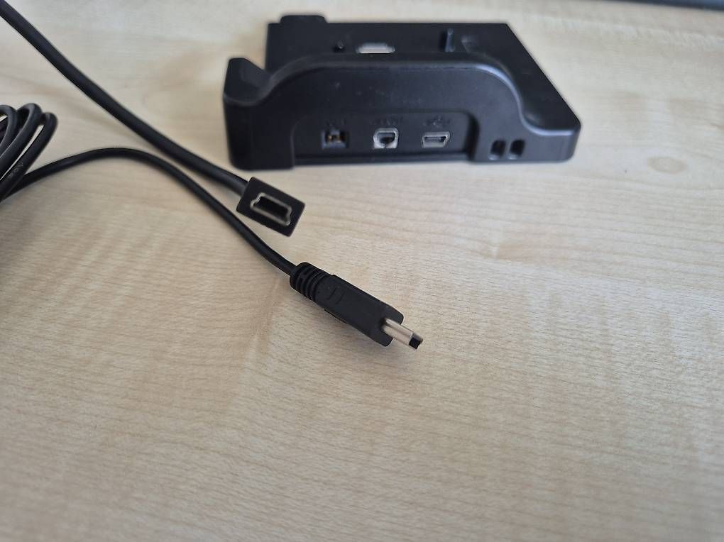 Docking station: Sony Handycam Station DCRA-C220 – Usato da Basel venduto da alaubi 2