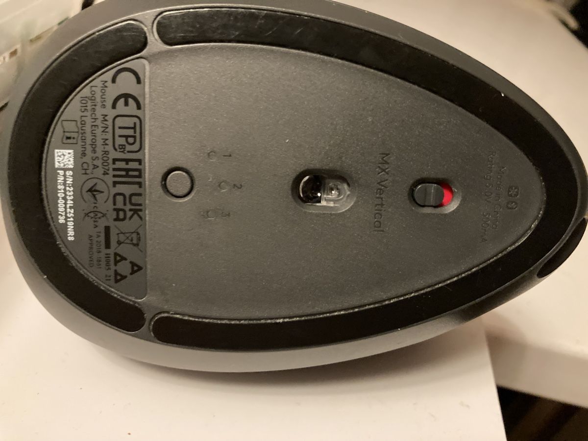 Logitech Souris: Logitech Vertikale Mouse – D'occasion à Flawil par rcnkr 2