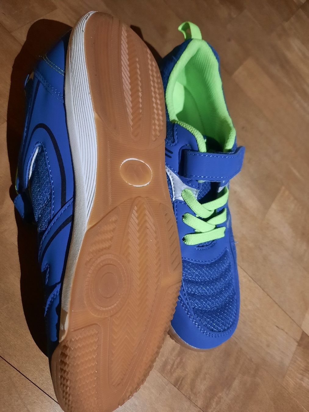 Scarpe per ragazzi: Hallenschuhe 37 neu – Nuovo (secondo la descrizione) da Lamboing venduto da Oakhurst 2