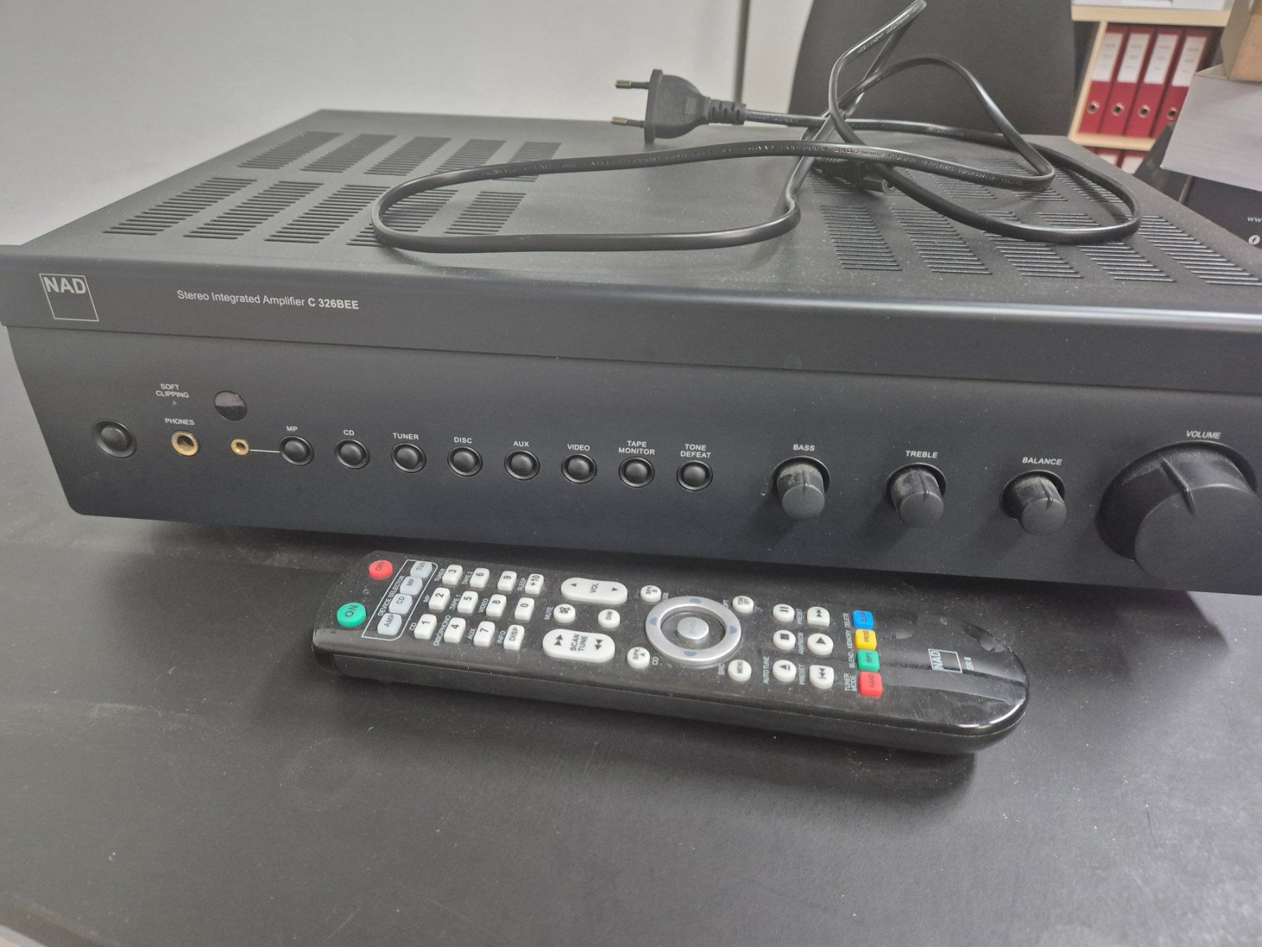 Nad Amplificateurs: NAD C326BEE Verstäker inkl. Remote – D'occasion à Basel par Pitcher0