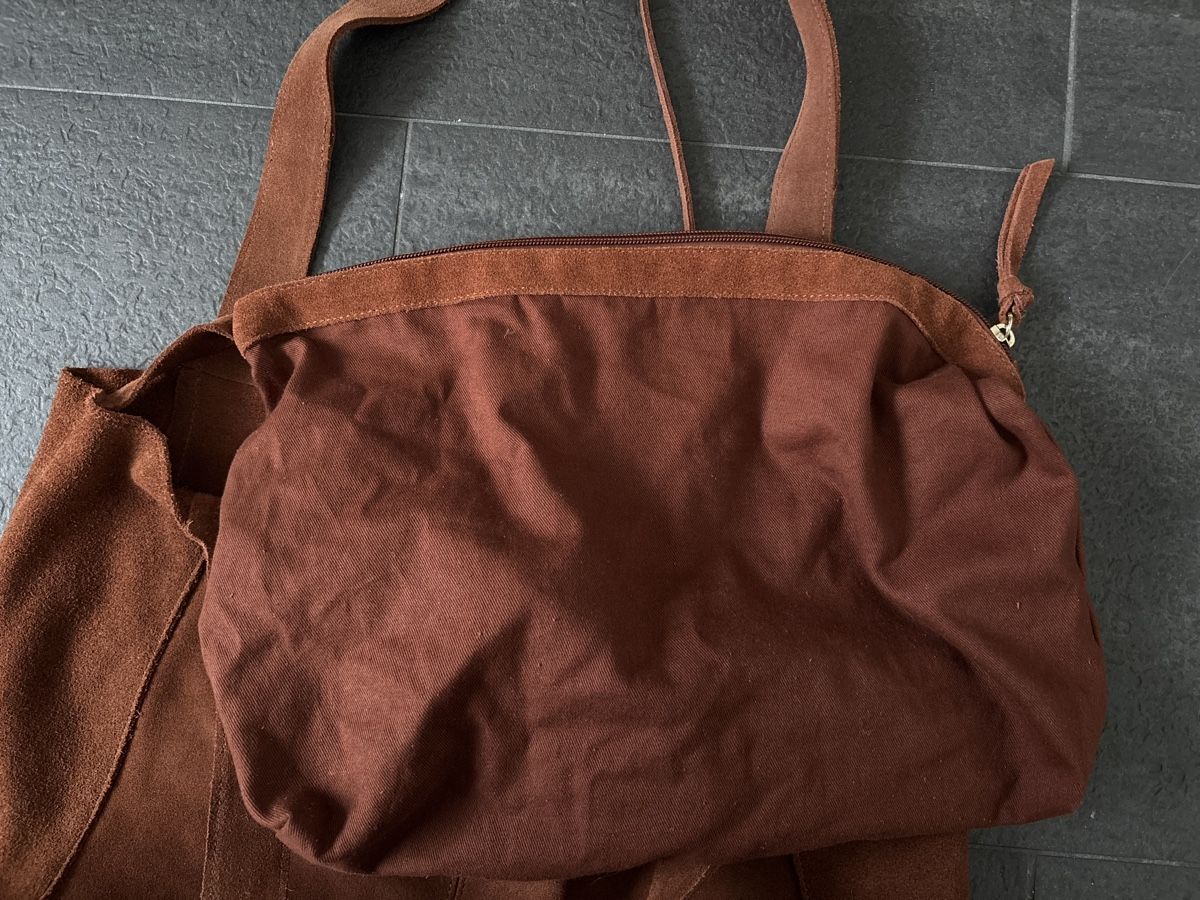 Mango Taschen für Damen: Wildleder Handtasche Mango – Gebraucht aus Sarnen von leonie.vera 3
