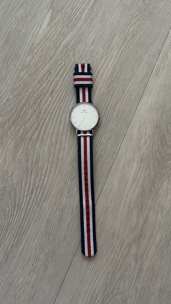 Daniel Wellington Orologi: Daniel Wellington Classic Canterbury – Usato da Eschen venduto da ana_5b6j