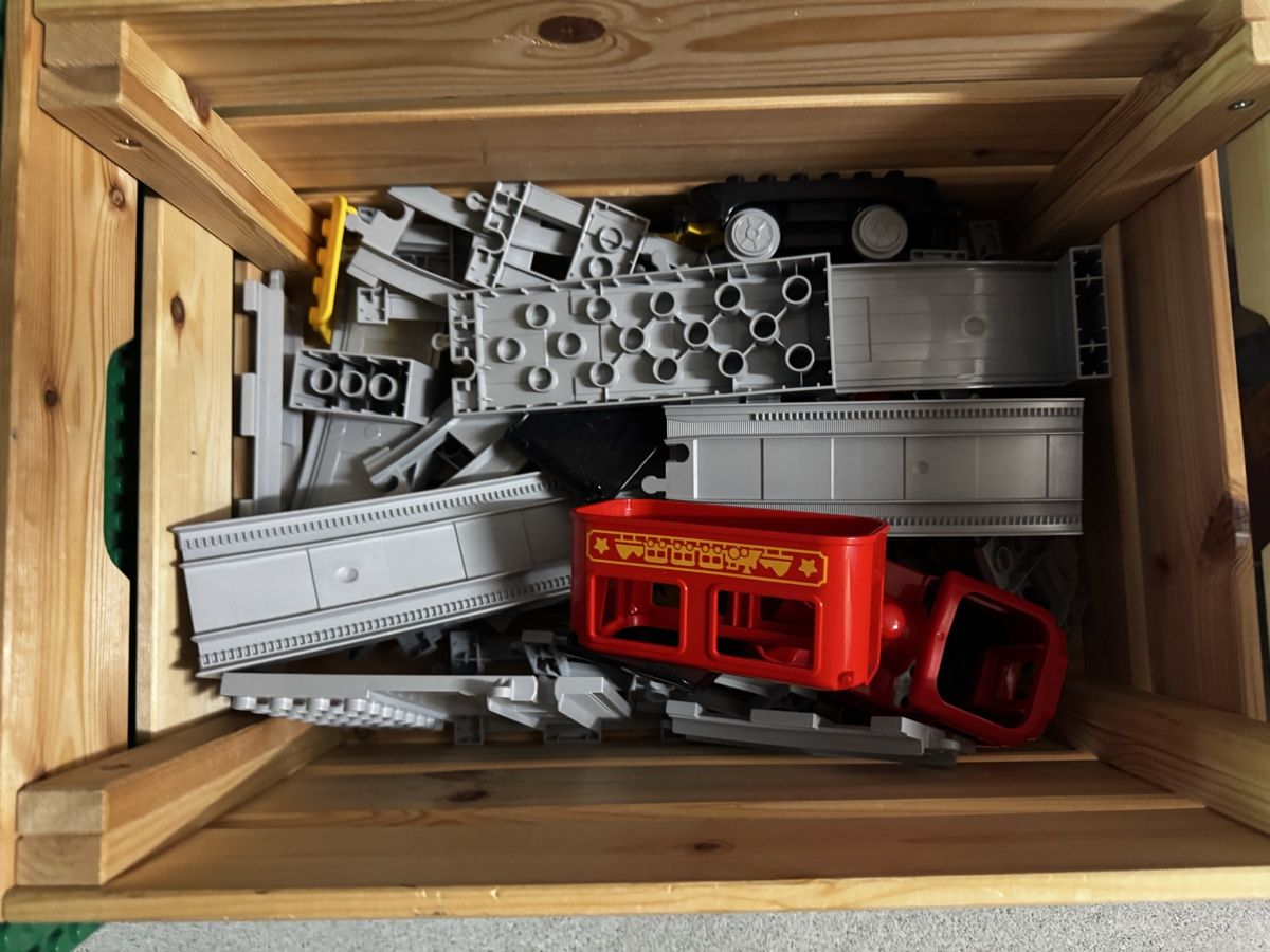 Lego Jouets: Lego mit Zug  – D'occasion à Urtenen-Schönbühl par m19_2fdb 3