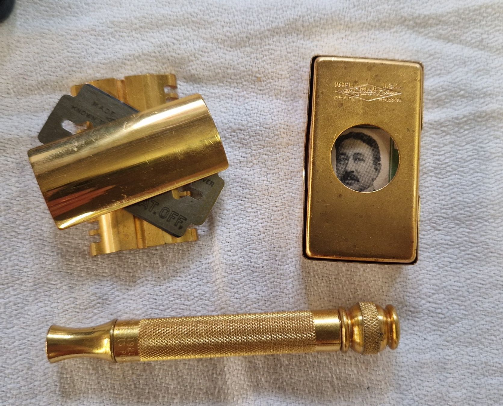 Gillette Rasoirs & Lames de rasage: ALTES GILLETTE SET – D'occasion à Bilten par Mic2022 1