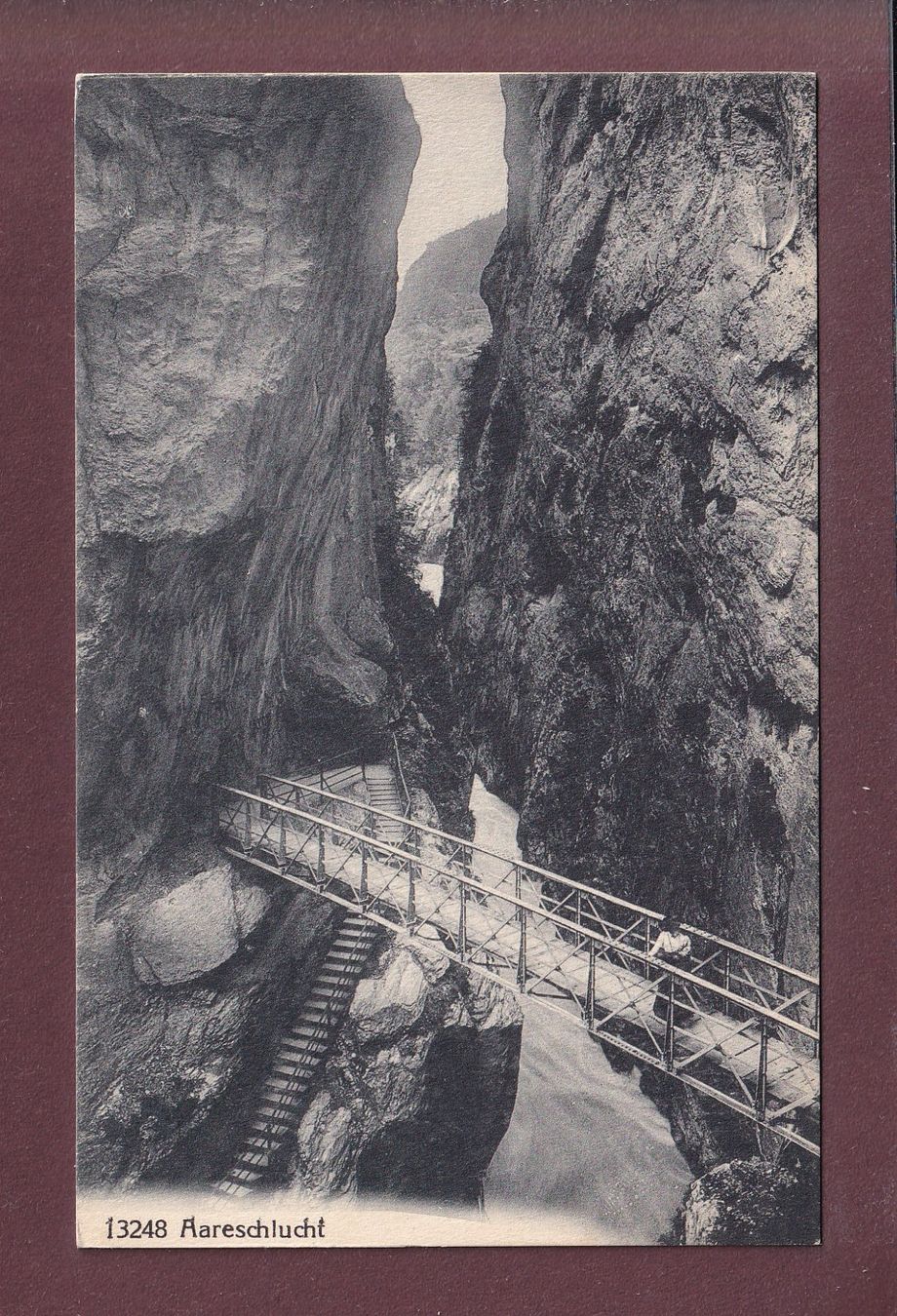 Cartoline postali: AARESCHLUCHT - Frau – Usato da Pully venduto da nicecards