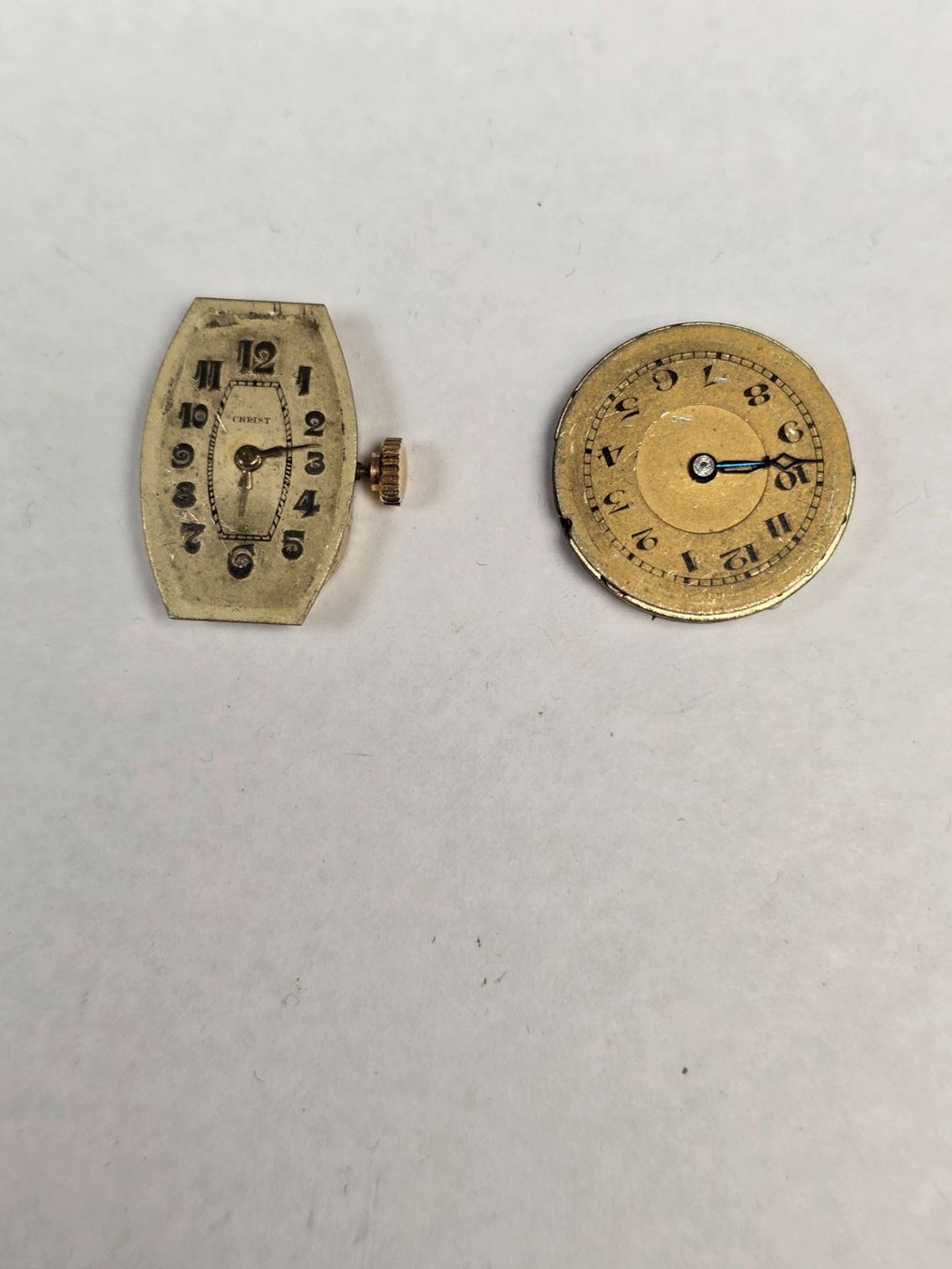 Orologi: lot de 2 mouvements ancien – Difettoso da Tramelan venduto da Nirdan