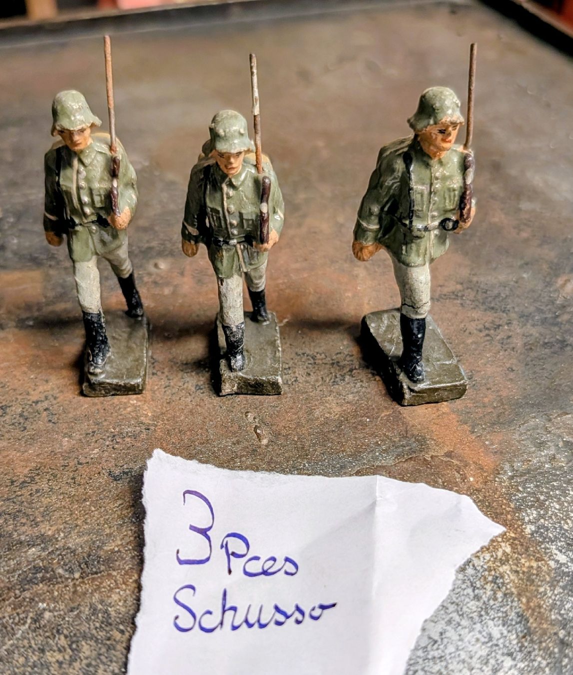 Elastolin Giocattoli: SCHUSSO, 3 pces Soldats WWII – Usato da La Place (Ayent) venduto da s4c4 3