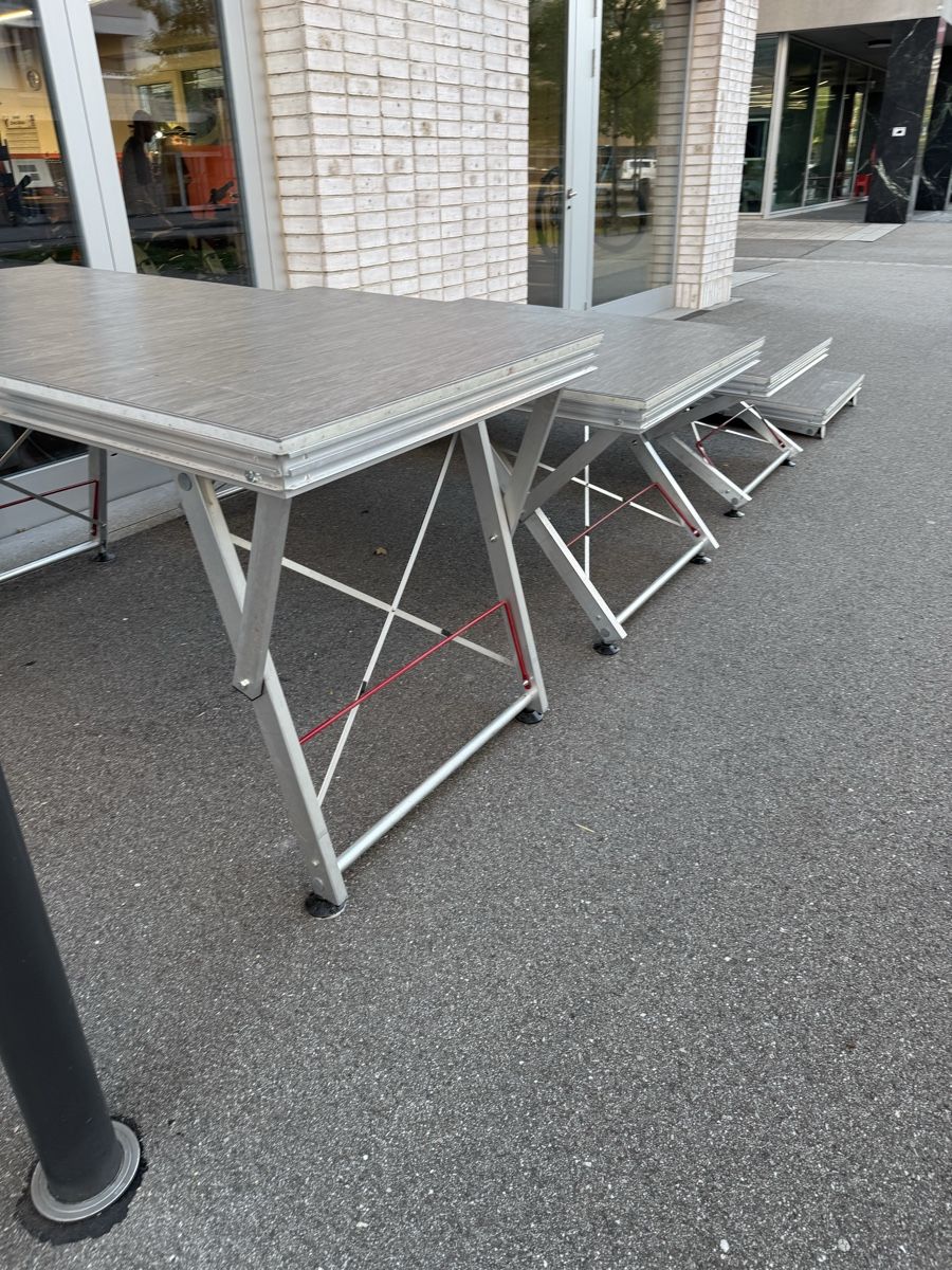Sonstige Dekorationen & Accessoires: 4 stk. Scherenpodeste ab 1.- – Gebraucht aus Aarau von Moresport 3