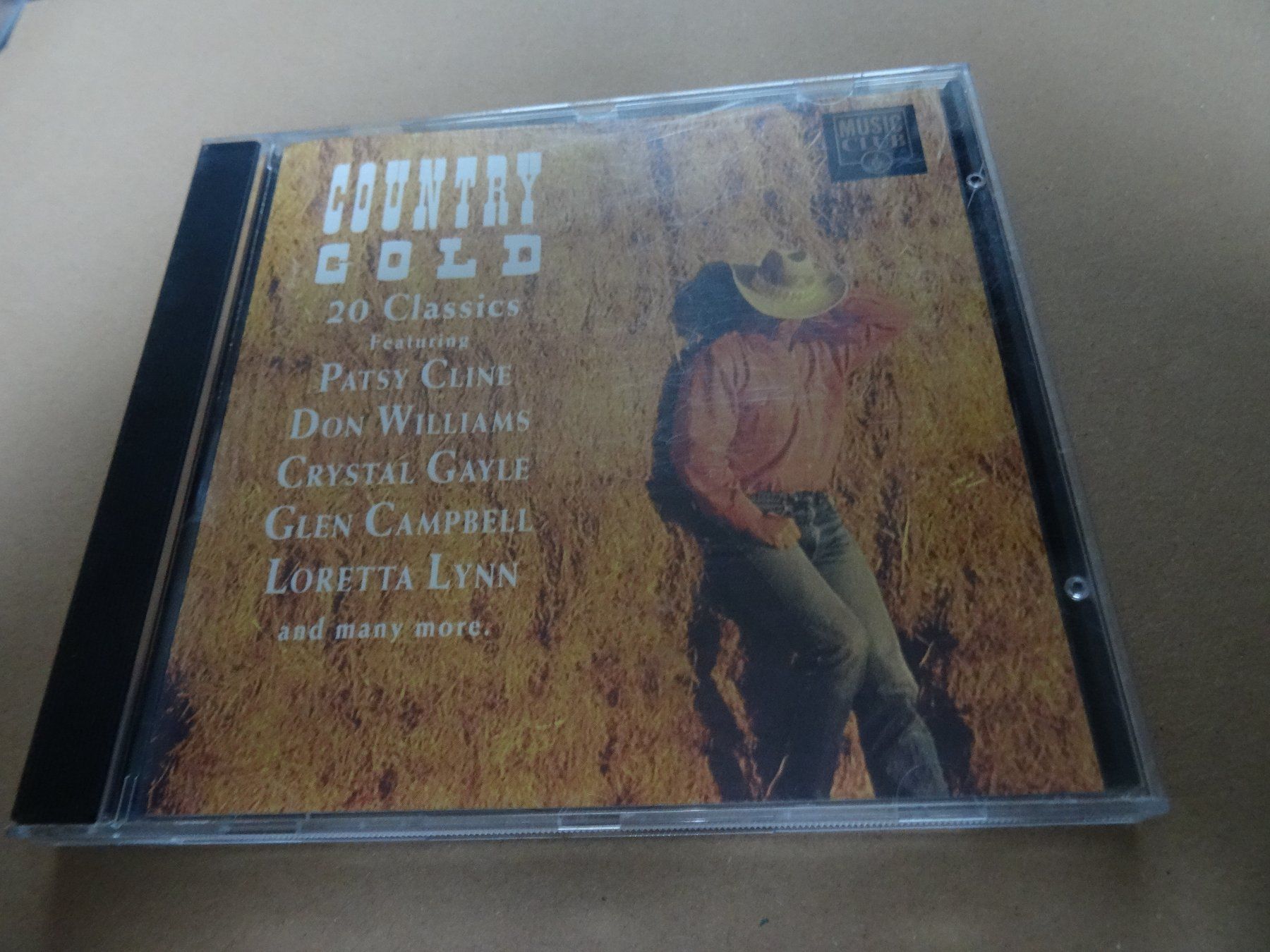 CD: Country Gold - 20 Classics CD – Usato da Olten venduto da Disc-Ausverkauf