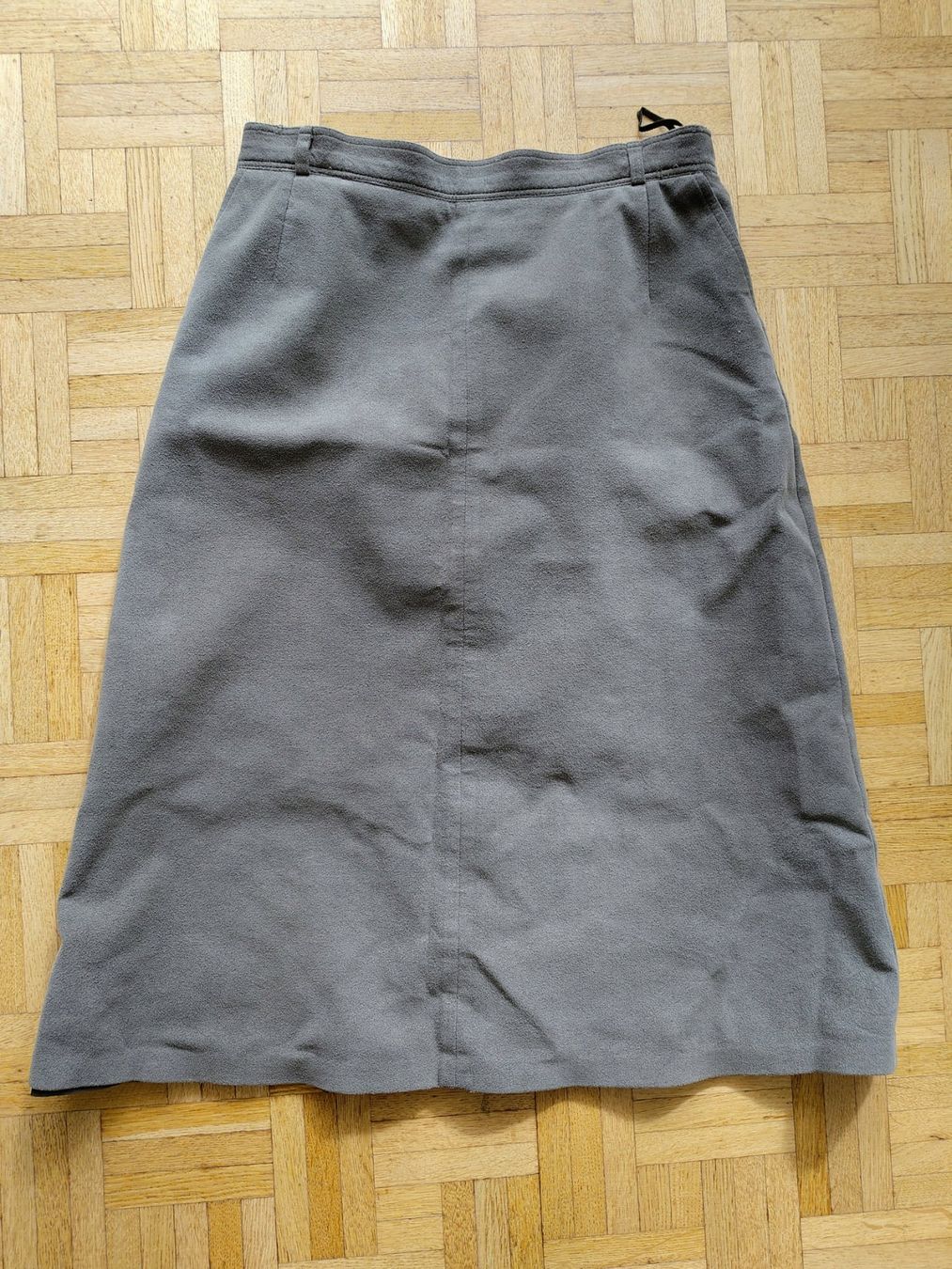 Röcke: Rock in Wildlederoptik, Olivegrün, mit Taschen – Gebraucht aus Schlieren von co.ba.