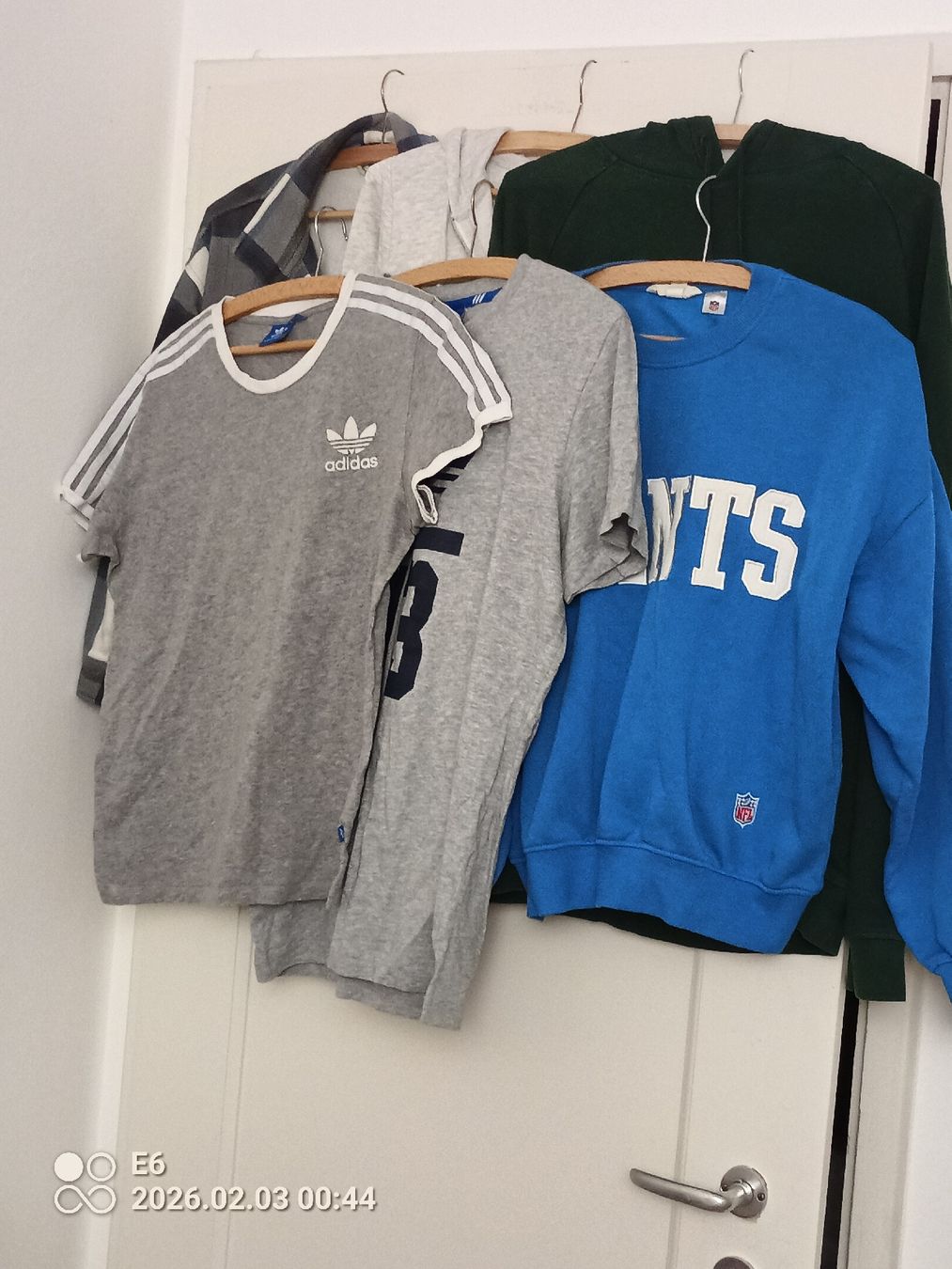 Adidas Lotti di vestiti: 6-teiliges Herren-Pulloverpaket diverse Groessen – Usato da Zürich venduto da Mitzi6