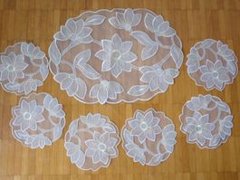 Untersetzer beige mit Blumen  7 Stück
