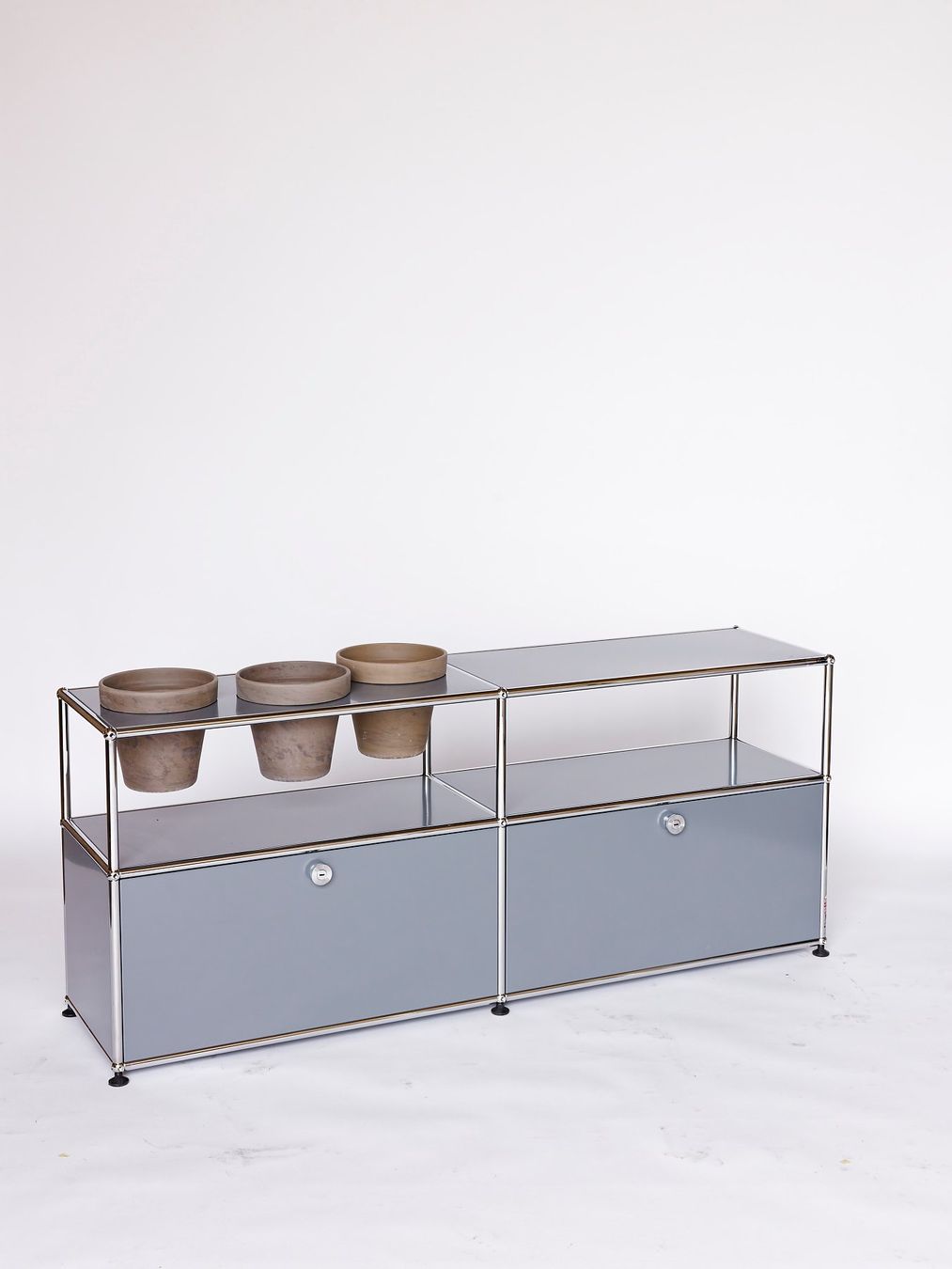 USM Scaffali: USM Sideboard, mittelgrau, NEU – Nuovo e nell'imballaggio originale da Lenzburg venduto da Buerokonz 2
