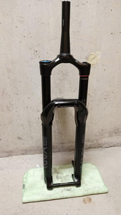 rockshox yari rc 150mm 29