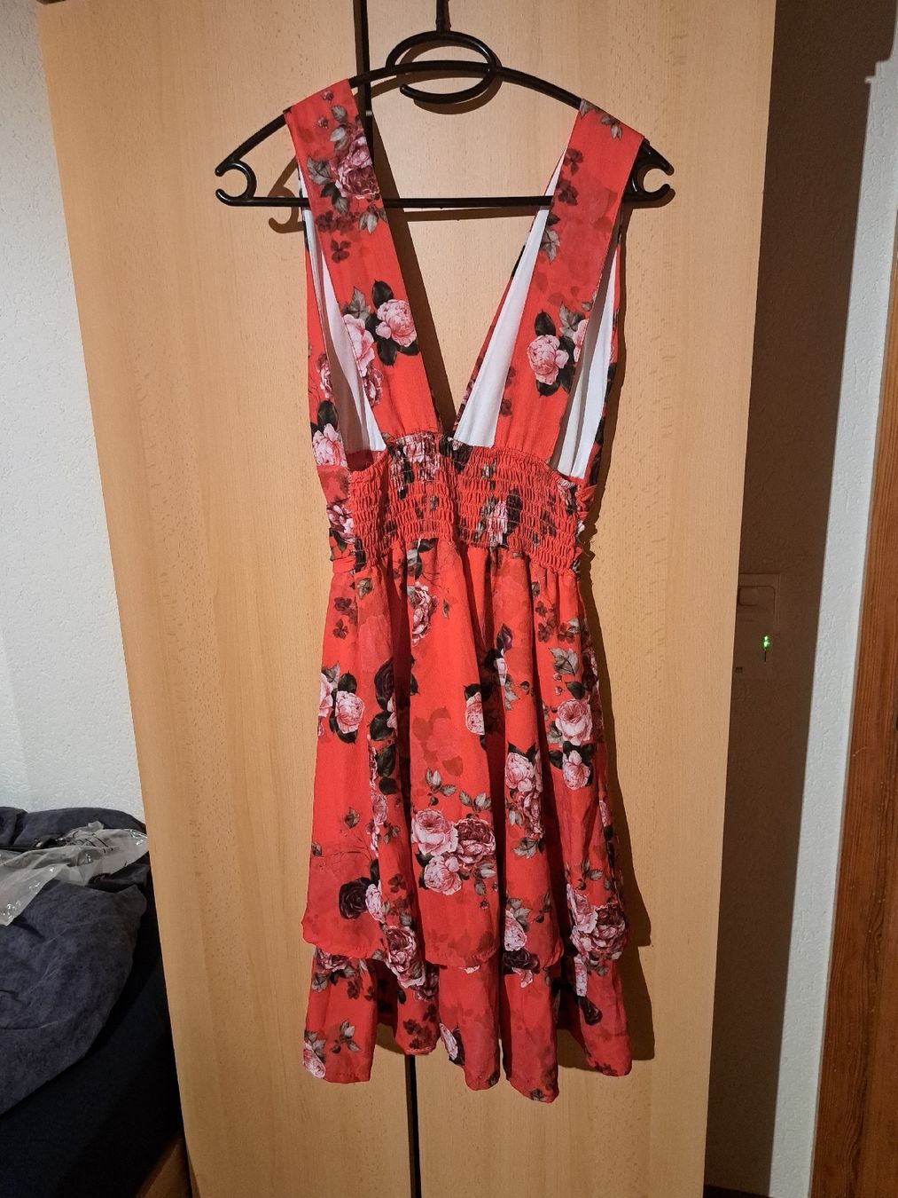 Robes: Robe rouge a fleur  – Neuf avec emballage d'origine à Berlens par luc_2c79 1