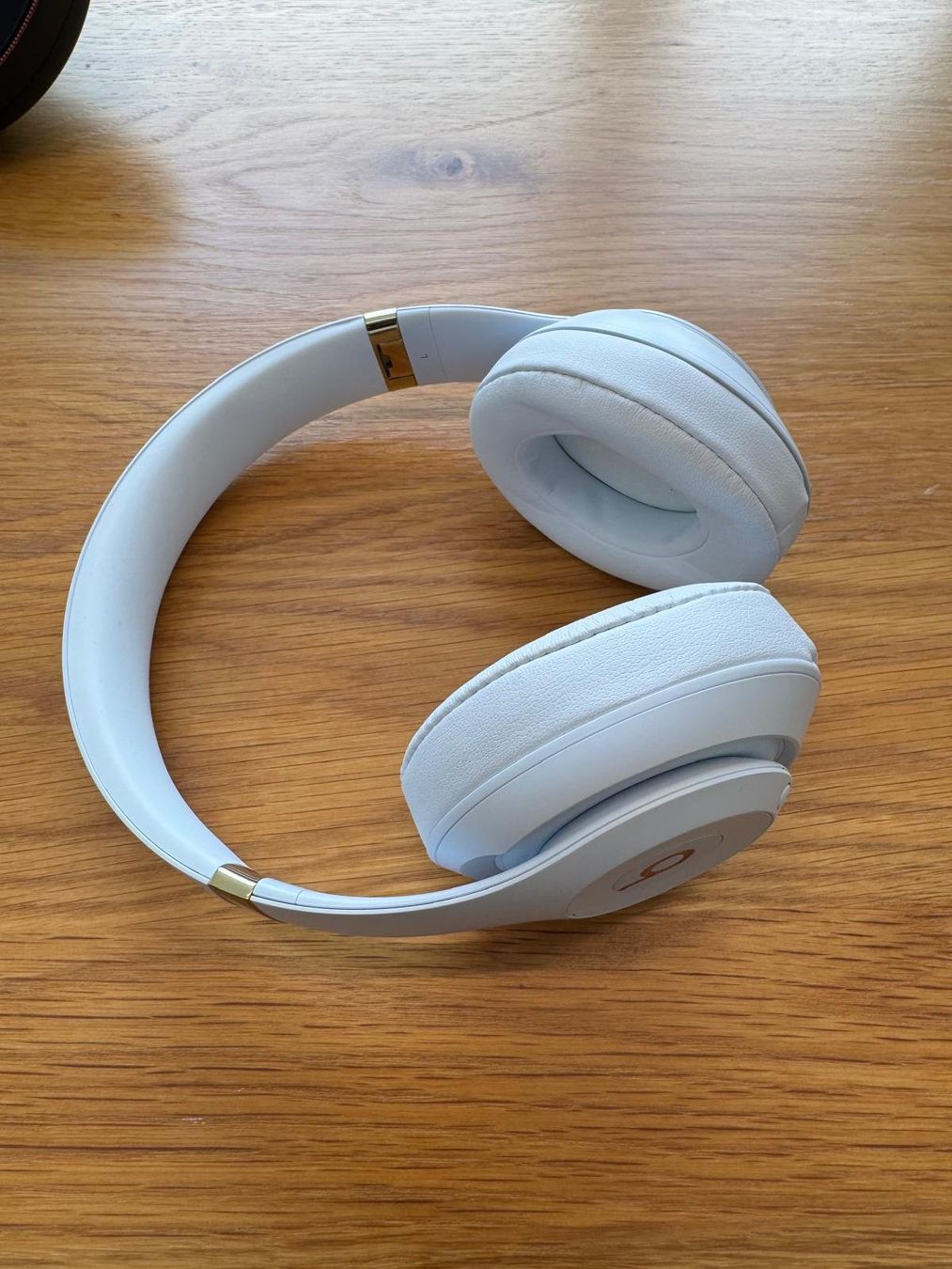 Beats Kopfhörer: Beats Studio 3 Wireless Kopfhörer weiss mit Case – Gebraucht aus Visp von Falken_auge 5