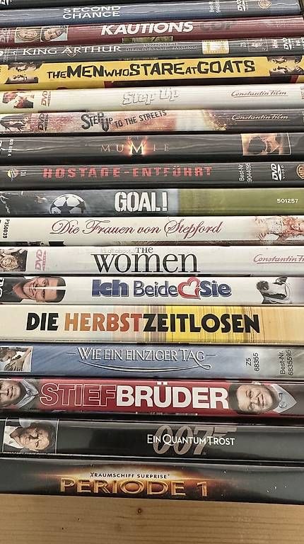 Tous les DVDs: DVD Paket Spielfilme & Serien – D'occasion à Dietikon par deyade