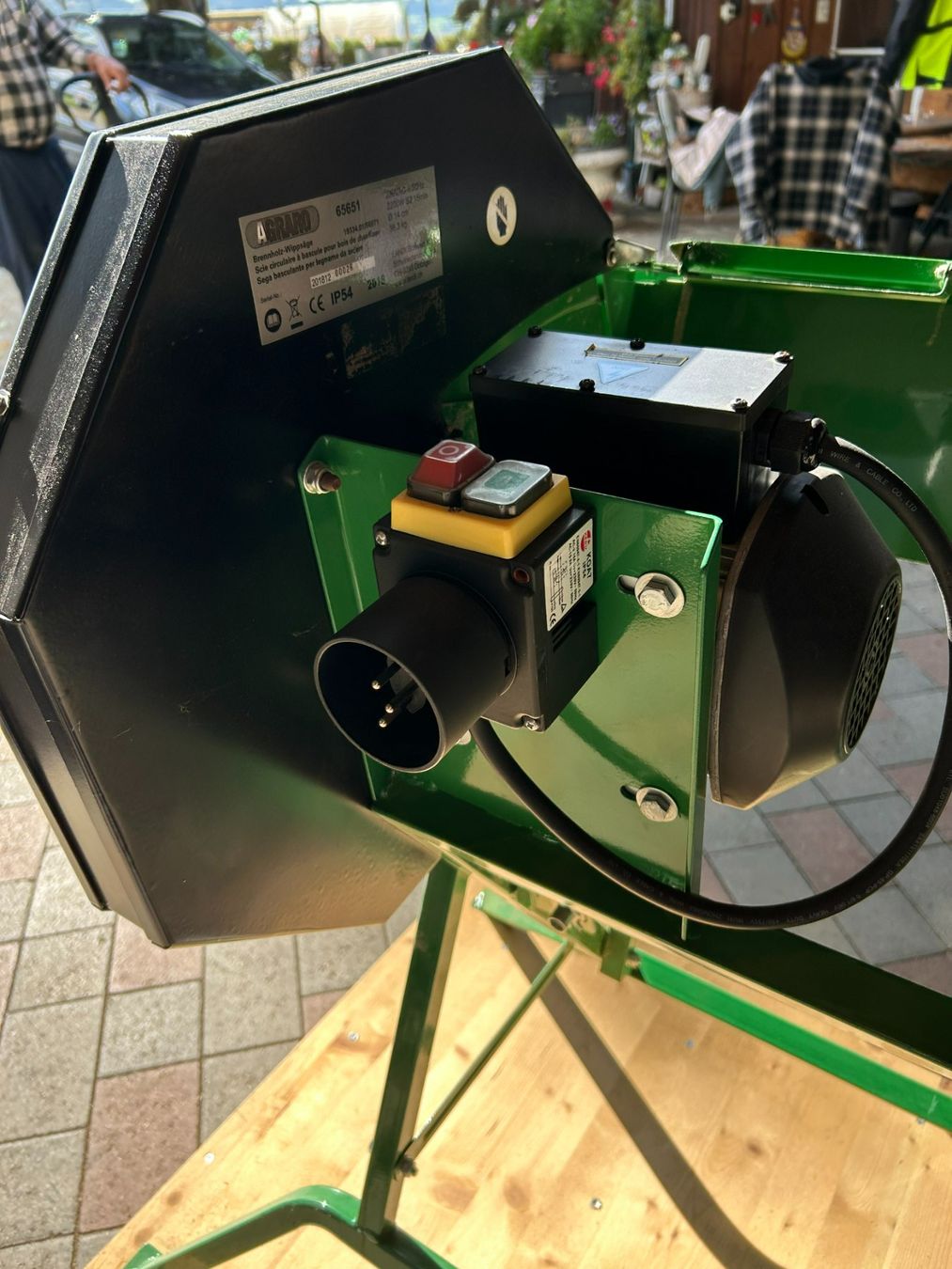 Scies: Brennholz-Wippsäge 230 V – D'occasion à Alterswil FR par Sjasper 2
