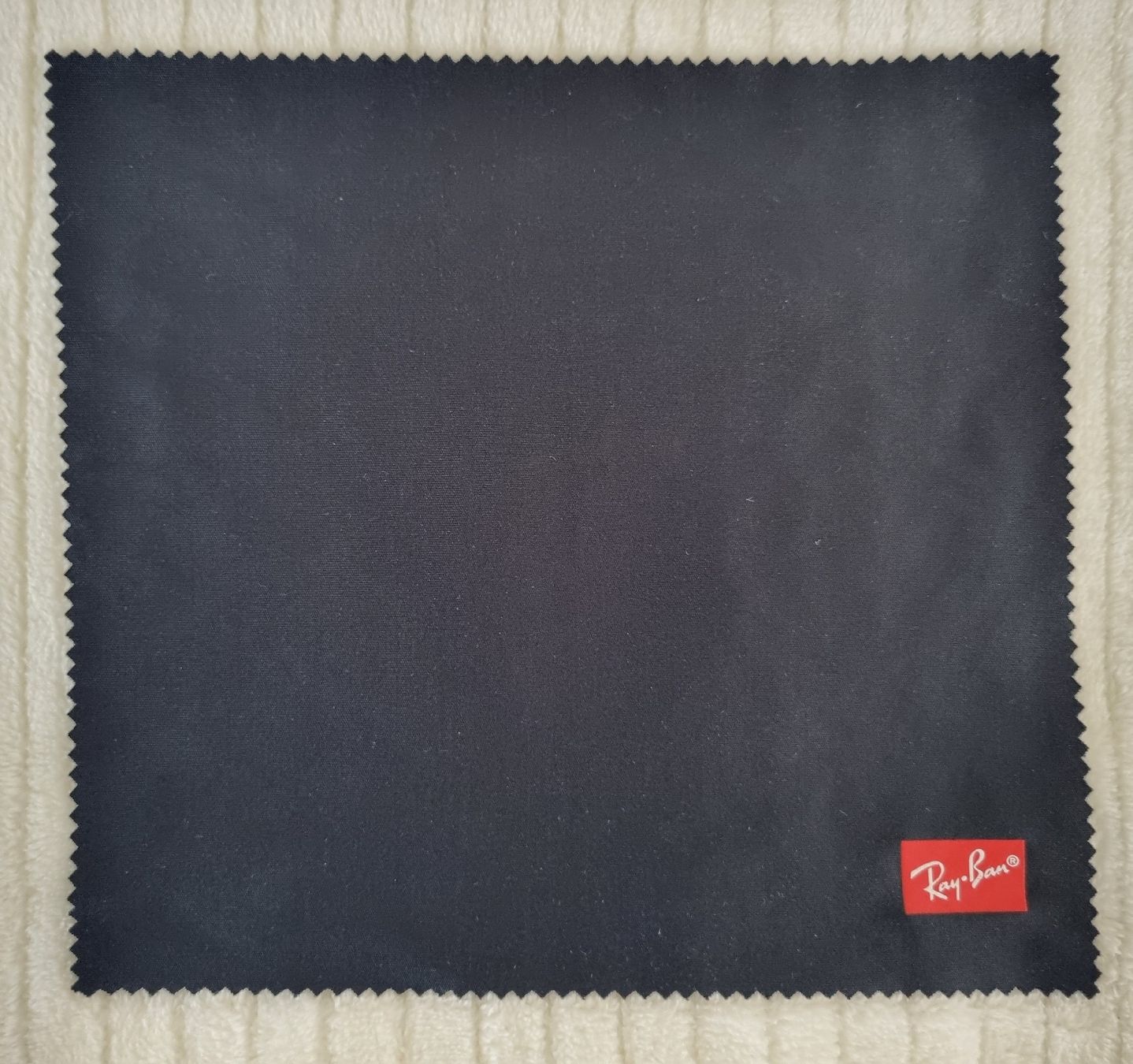 Altro in  Abbigliamento & Accessori: Ray-Ban Lederetui mit Reinigungstuch – Nuovo (secondo la descrizione) da Windisch venduto da Firstspace 4