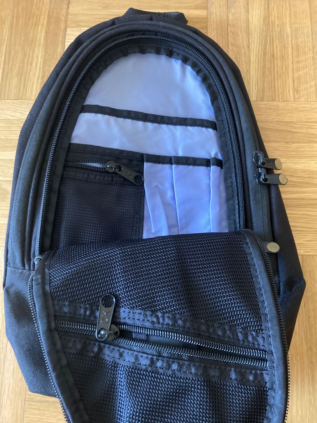 Dakine Rucksäcke: Sac à dos Dakine Noir Motif Fleurs – Gebraucht aus Genthod von daz_world 2