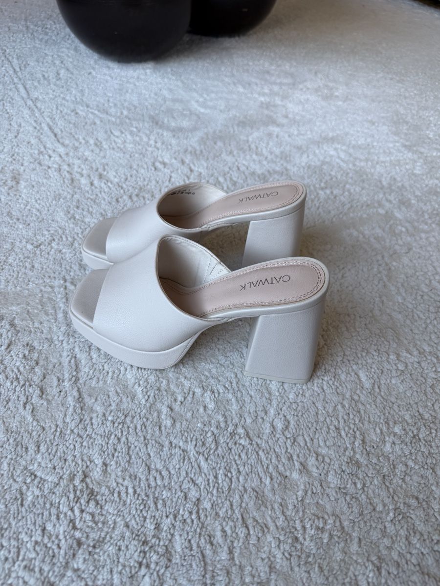 Scarpe da donna: Platform Mule Sandals, Beige, Size 36 – Nuovo (secondo la descrizione) da Dübendorf venduto da ilianalou 1