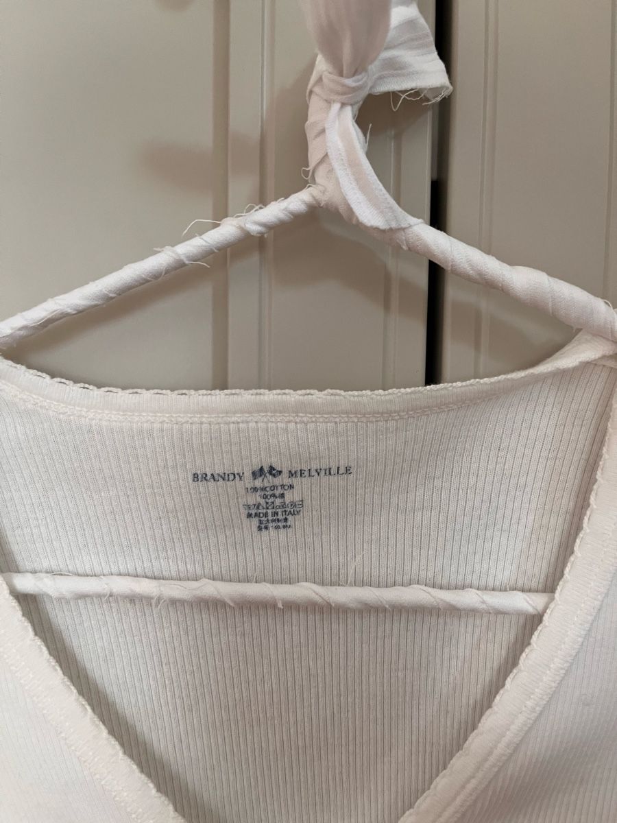 Brandy Melville T-shirt: Langarm Brandy Malville  – Usato da Neudorf venduto da wen_9jfq 1