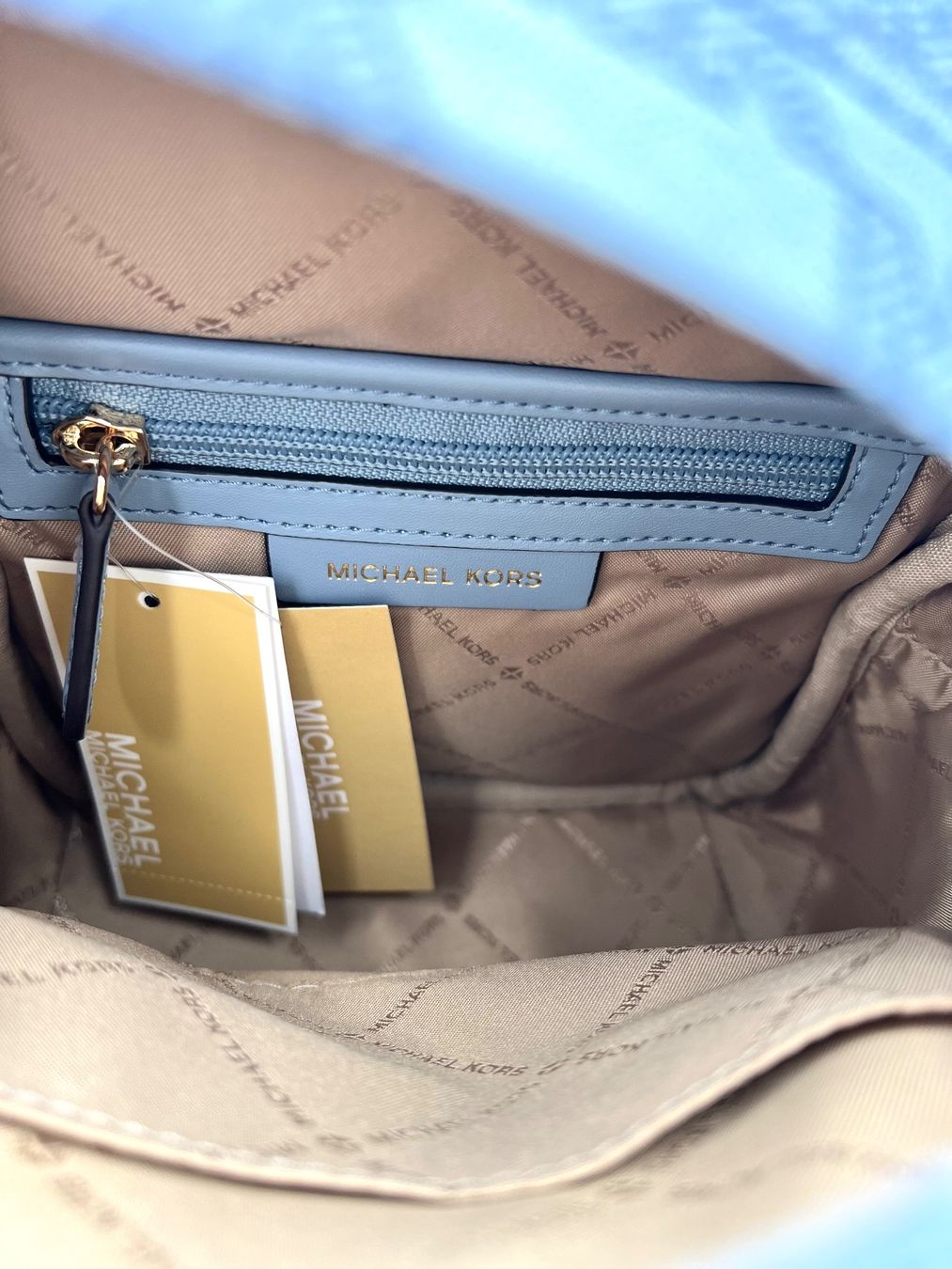 Michael Kors Zaini: Michael Kors Rucksack pale blue – Nuovo e nell'imballaggio originale da Wiedlisbach venduto da Sistershop 6