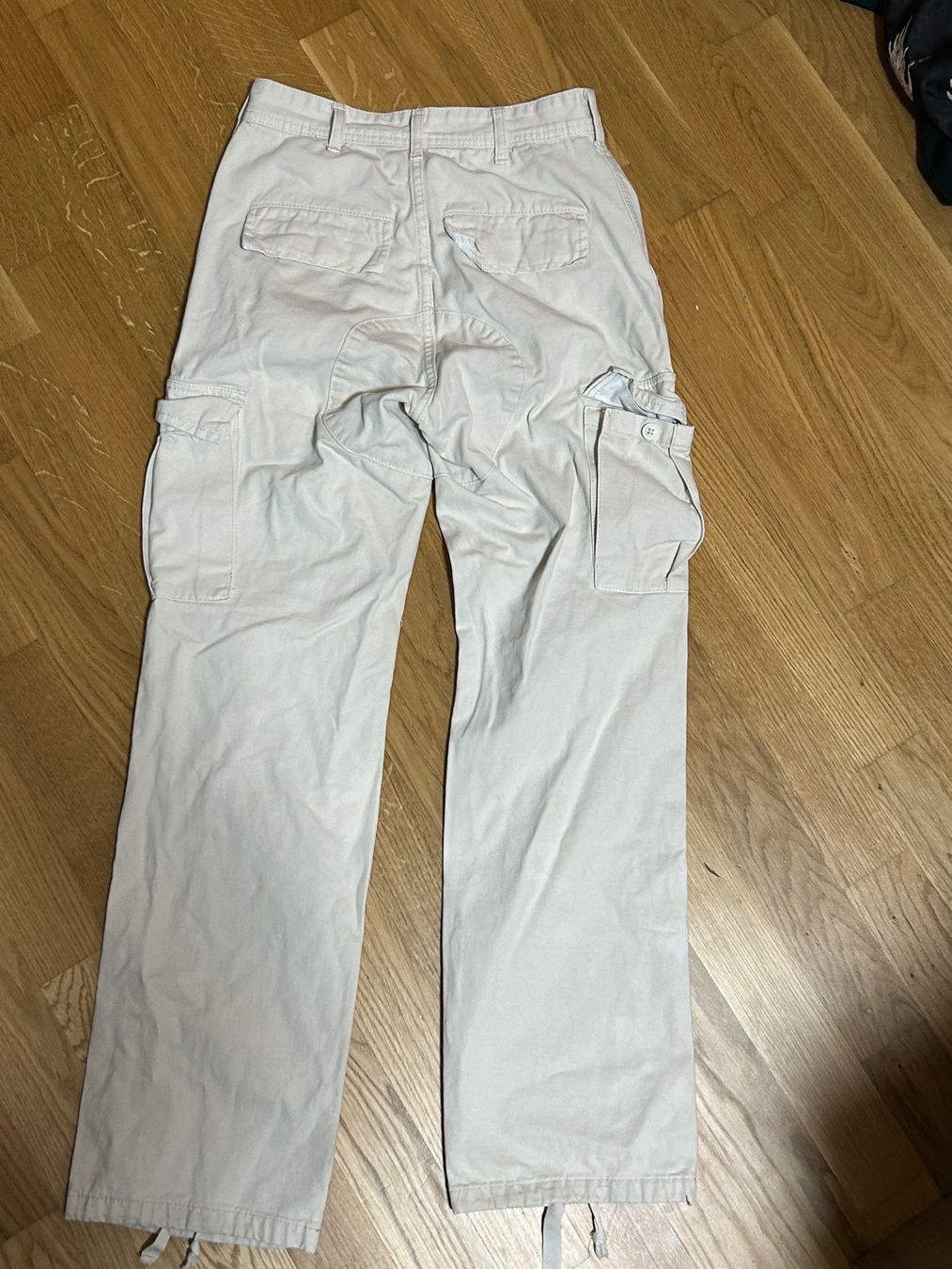 Pantaloni: BEIGE CARGOHOSEN – Nuovo (secondo la descrizione) da Luzern venduto da Suneha 3