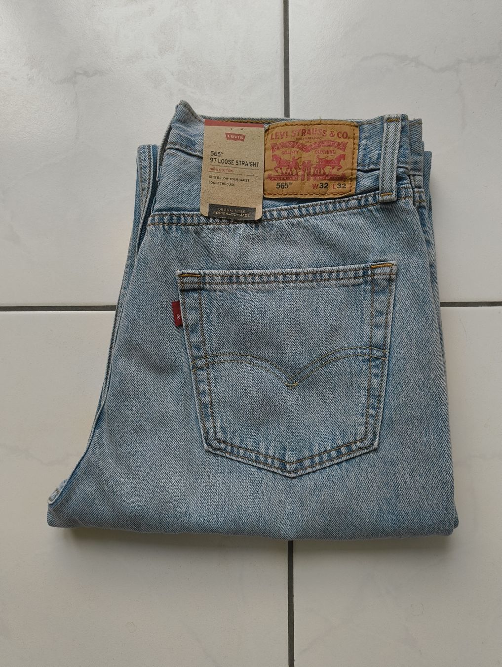 Levi's Jeans: Levi's 565 Jeans, hellblau, Grösse 32/32 – Nuovo e nell'imballaggio originale da Uitikon Waldegg venduto da PJLS1