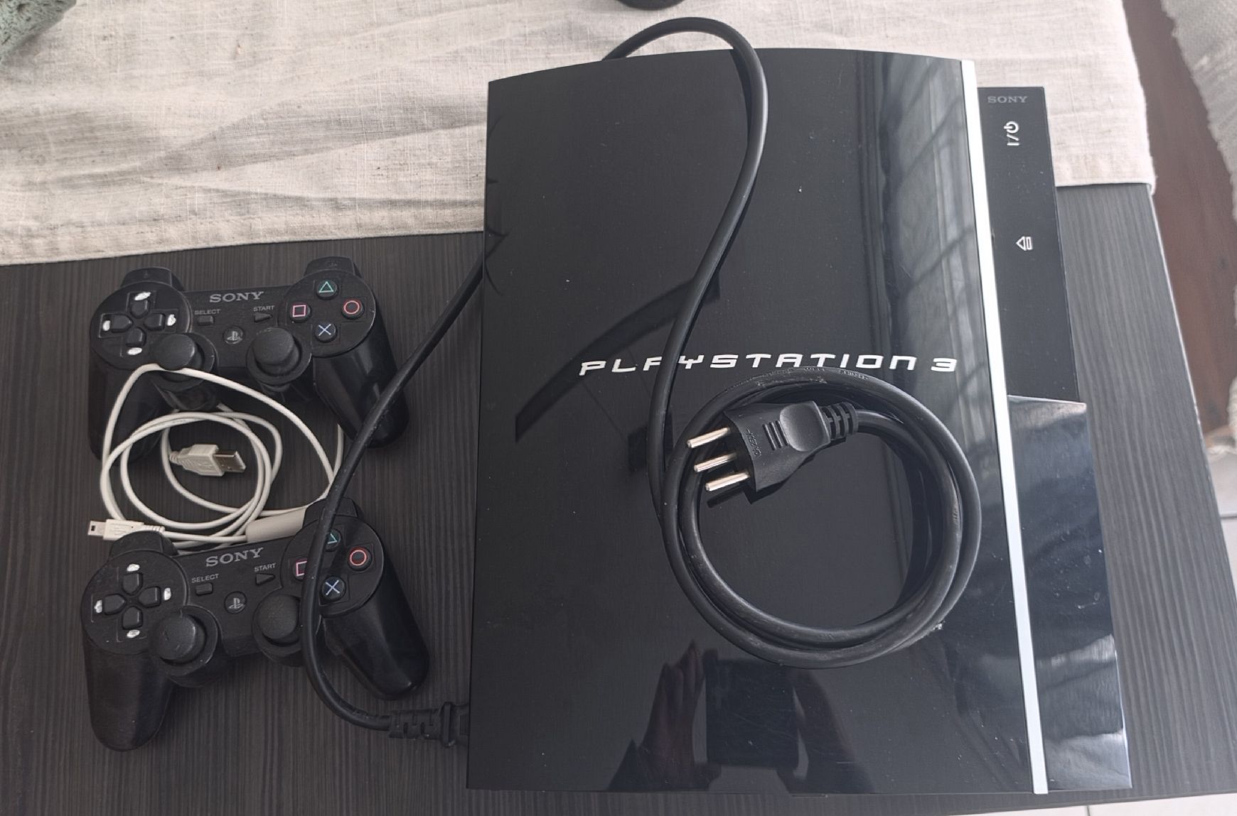 Sony Console: PS3 60GB funktioniert einwandfrei – Usato da Pieterlen venduto da Ghist1