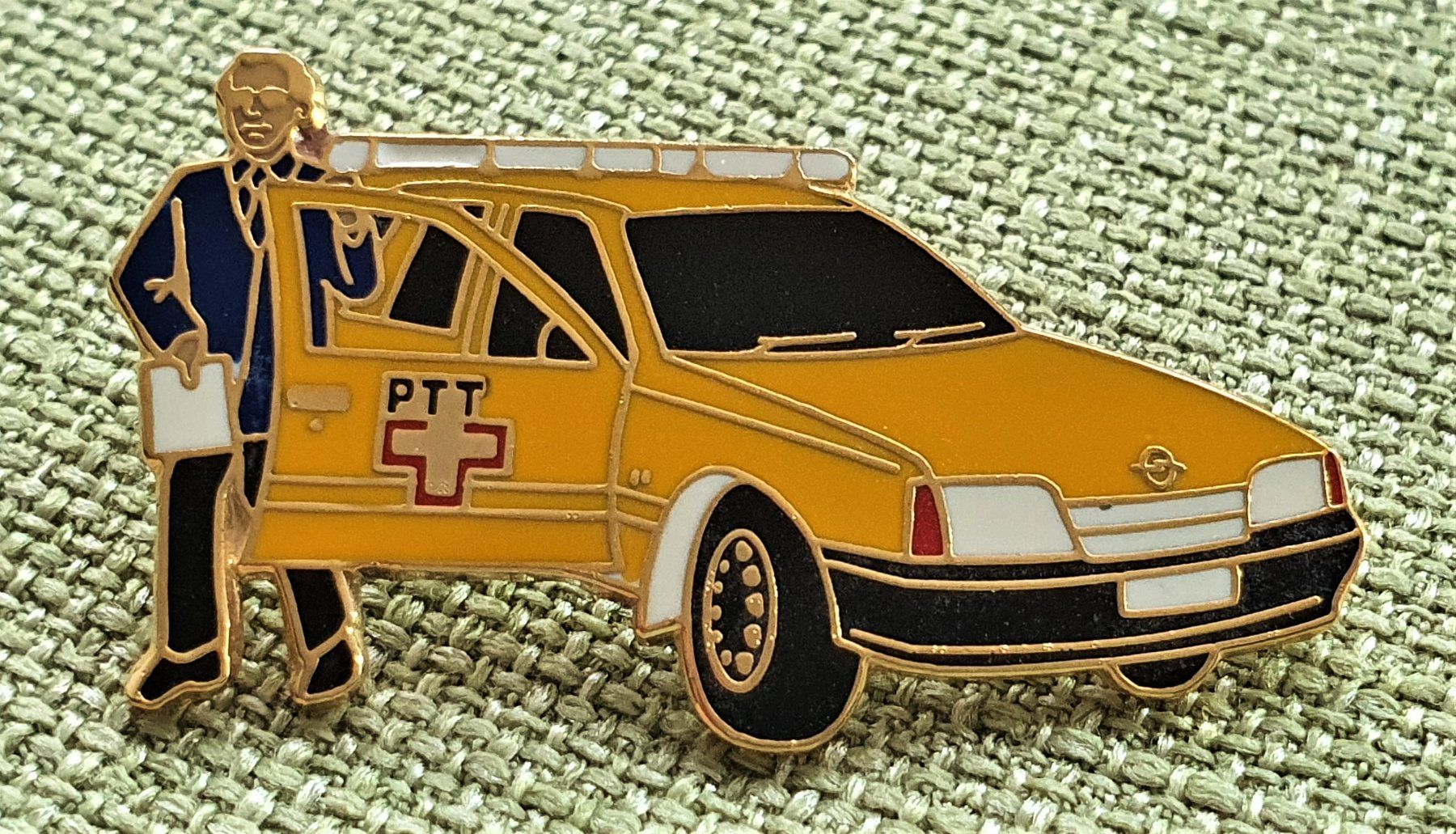 Plaketten & Abzeichen: O722 - Pin Die Post PTT Postauto Zustellung – Gebraucht aus Reinach BL von Boston-Verkauf