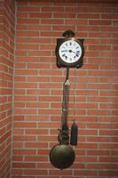 Antike Comtoise Wanduhr Guillerminet mit Lyrapendel aus Mess