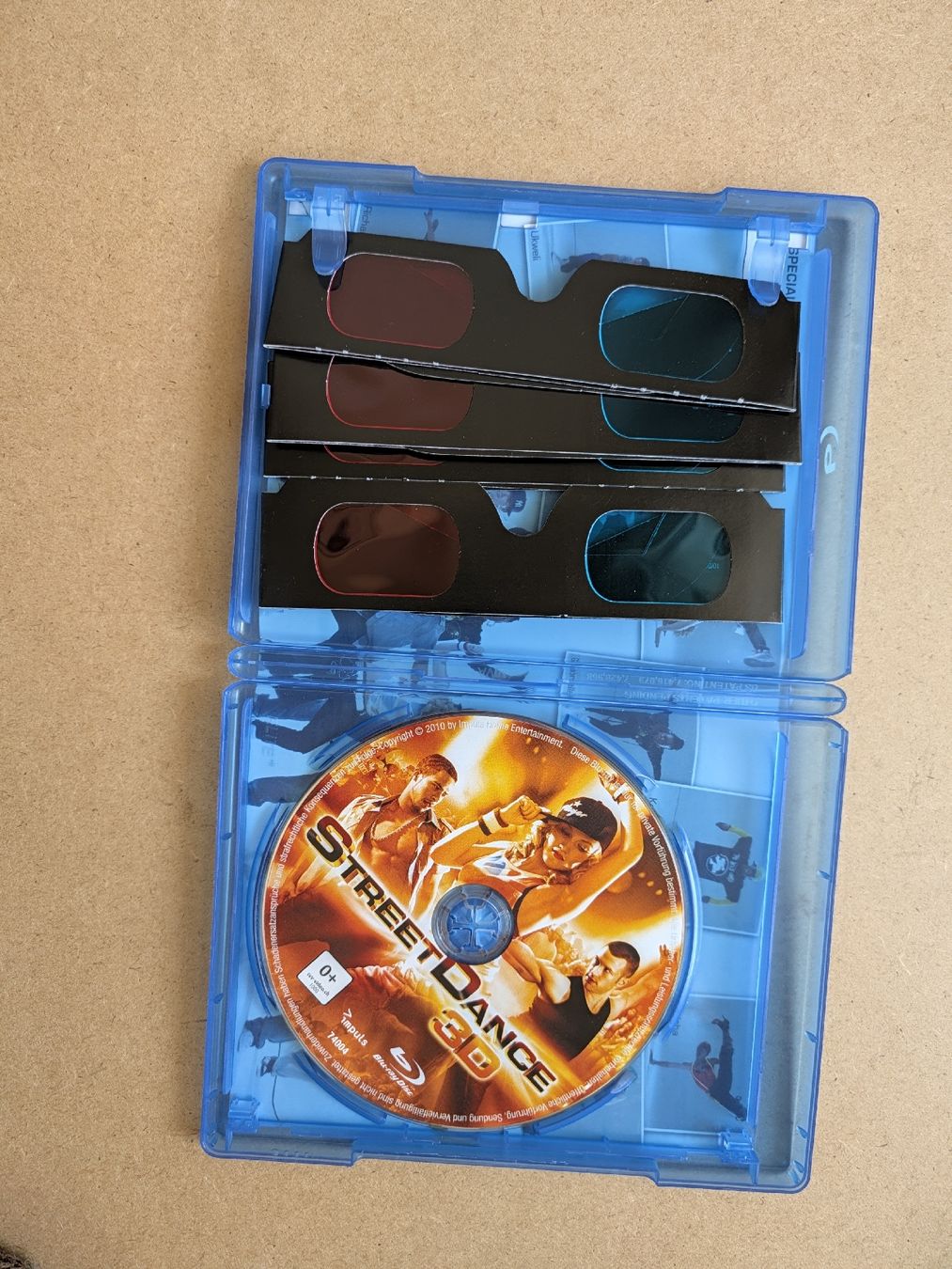 Tutti i DVDs: StreetDance 3D Blu-ray mit 4 Brillen  – Usato da Chur venduto da FreakofRarity 2