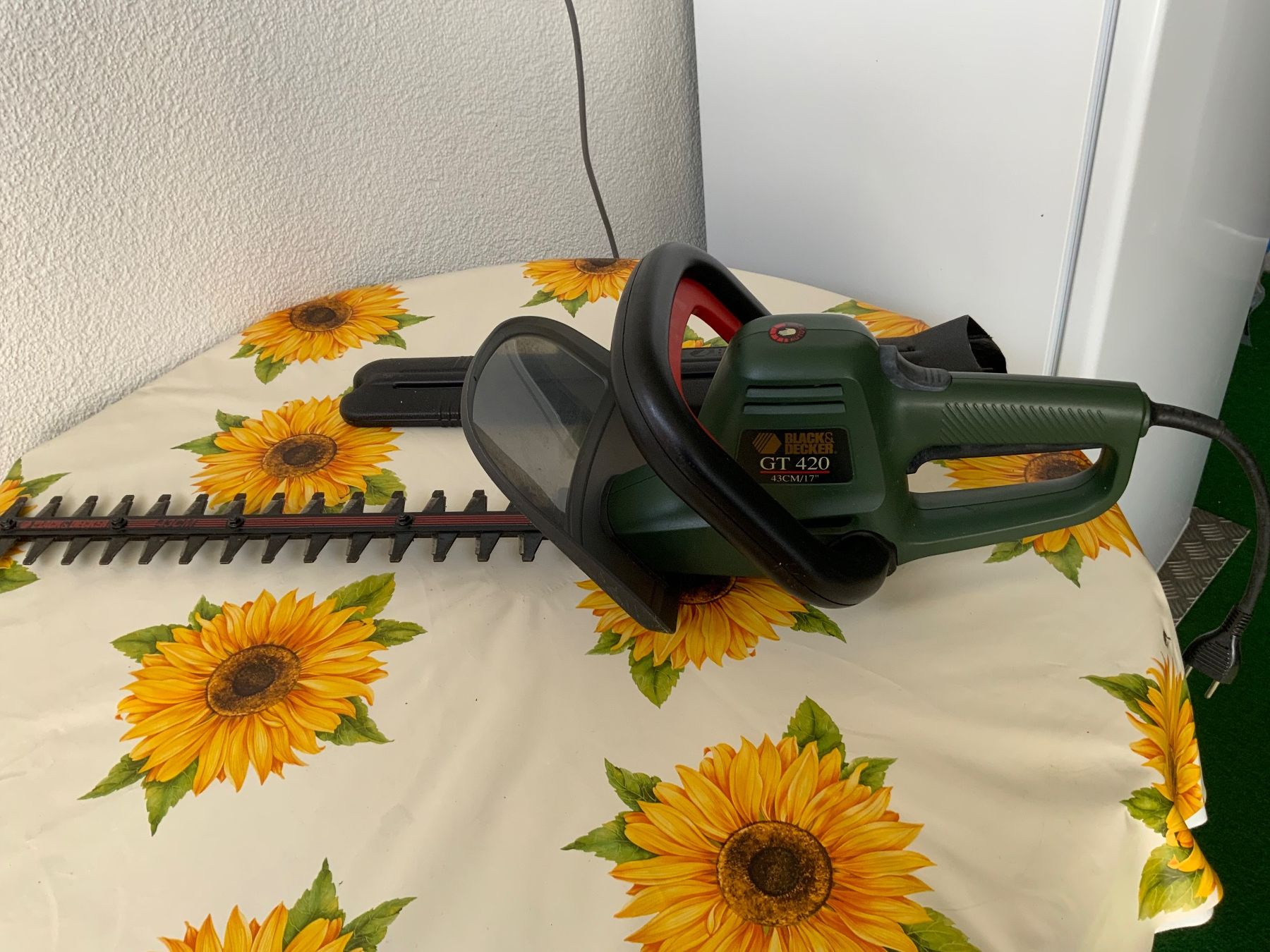 Alle Werkzeuge: Heckenschere BLACK+DECKER GT 420 43cm – Gebraucht aus Schübelbach von Hecht11.