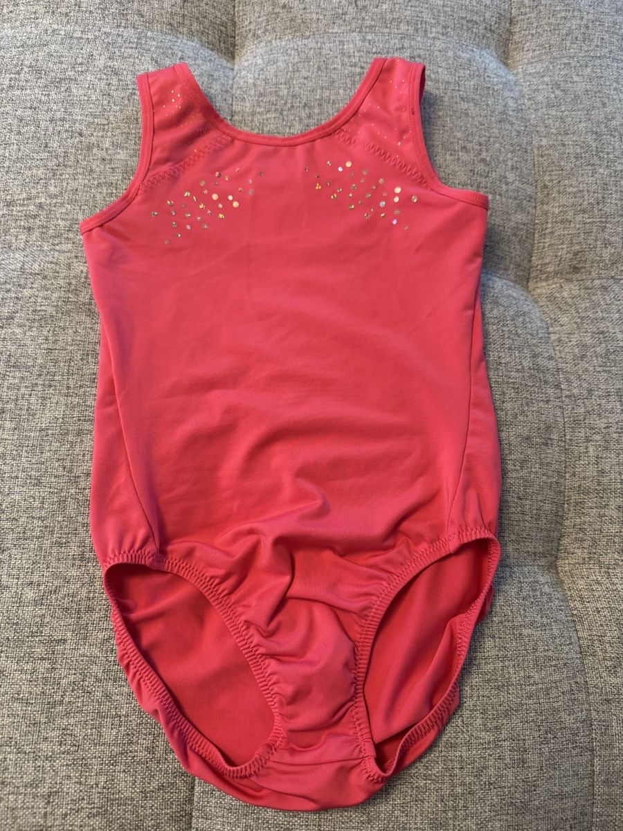 Decathlon Scarpe, pantaloni & magliette da ginnastica: Turndress Decathlon ca 122/128 – Usato da Dierikon venduto da FraeuleinMaus17
