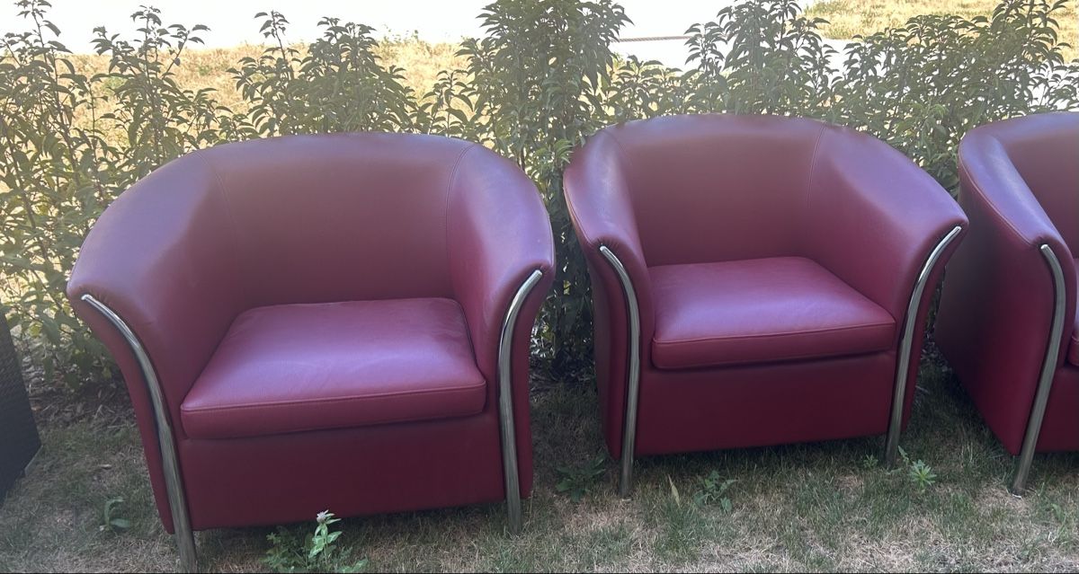 Poltrone: Lots de 5 fauteuils en cuir rouge marque guiliomarelli – Usato da Crissier venduto da C.cantatore