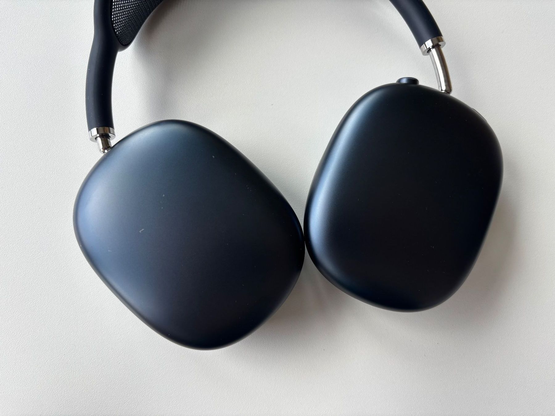Apple Cuffie: Apple AirPods Max Kopfhörer dunkelgrau mit Hülle – Usato da Frauenfeld venduto da Staatsanwaltschaft 2
