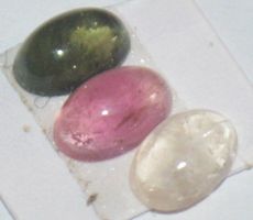Mineralien Set L-5441 – 3 Stück Multi Turmalin Cabochons 4x6