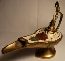 SEHR ALTE/ANTIKE ALADDINS WUNDERLAMPE--11 x 9 X 4 CM---