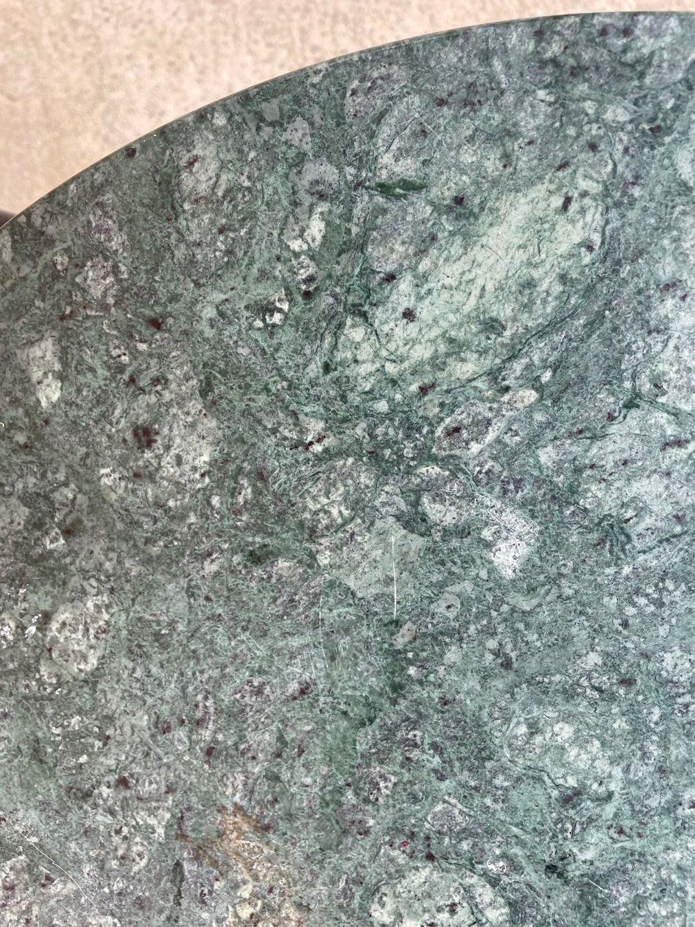 Tavoli: Gubi TS Marmor Couchtisch // GamFratesi – Usato da Schinznach-Dorf venduto da mix 9