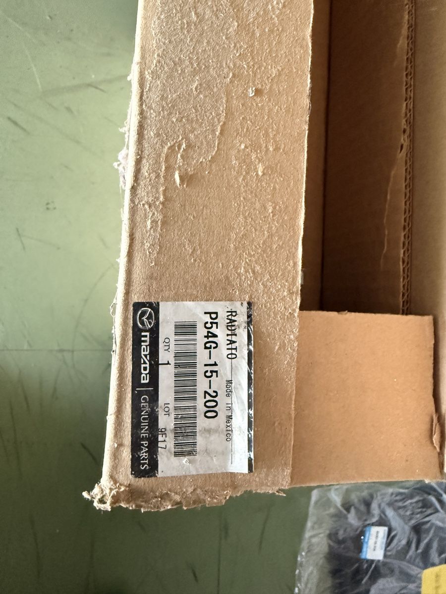 Radiatori: Mazda Radiator P54G-15-200 neu – Nuovo e nell'imballaggio originale da Wallenwil venduto da richof 1
